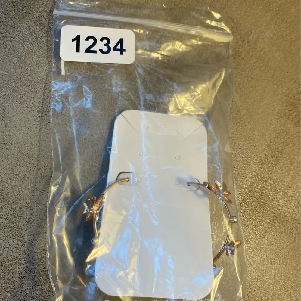 NWOT large butterfly hoops rose gold color pretty feminine Girlcore - Picture 4 of 5